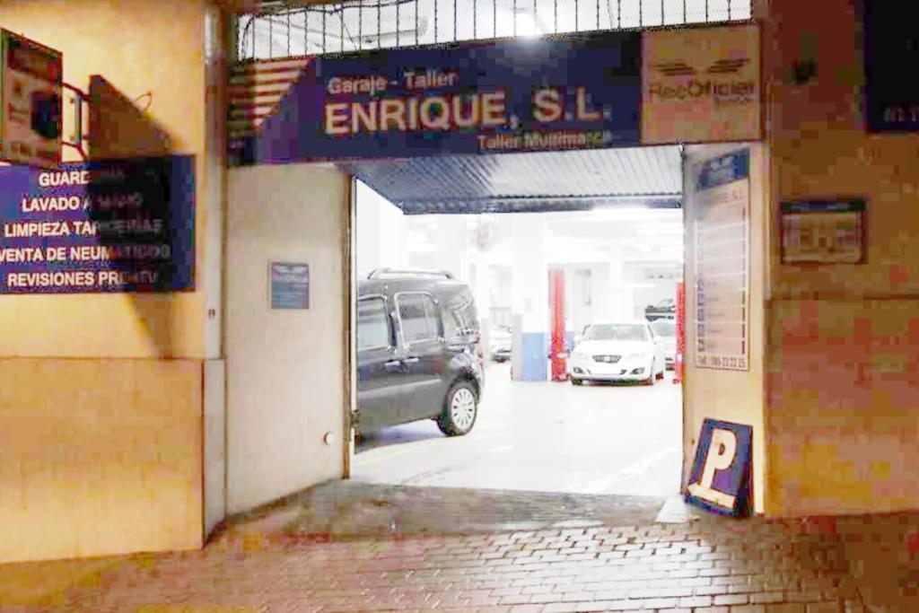 Acogedor, Con Garaje, Centrico. Apartamento Vigo