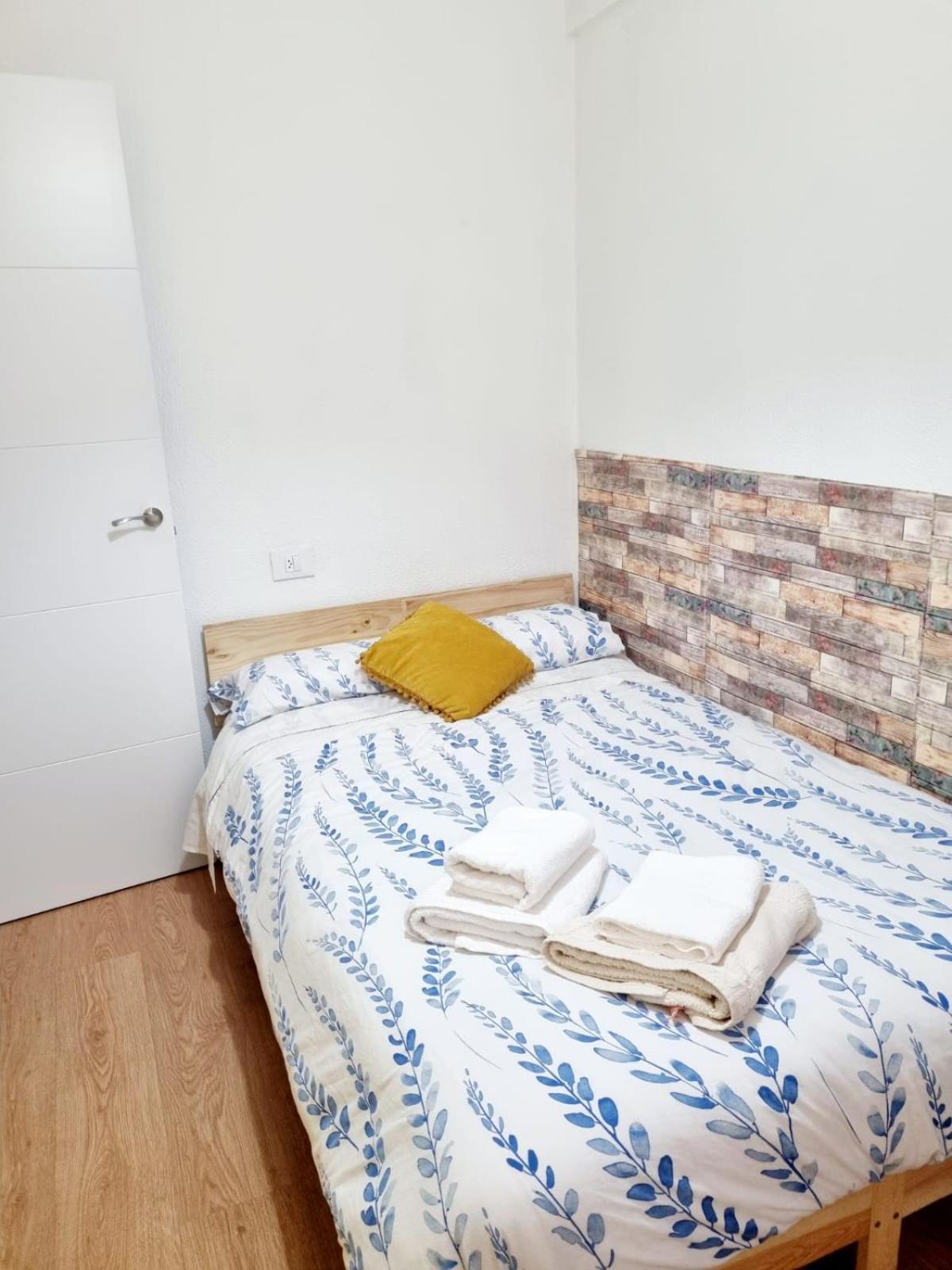 Apartamento Acogedor, Con Garaje, Centrico. Vigo