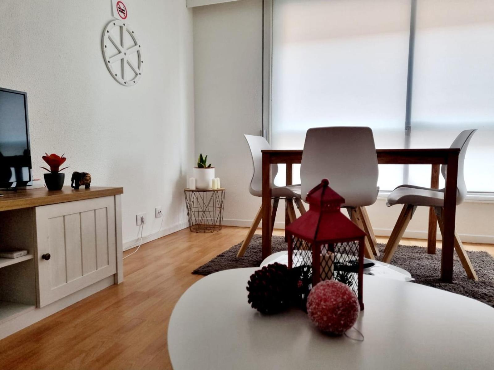 Acogedor, Con Garaje, Centrico. Apartamento